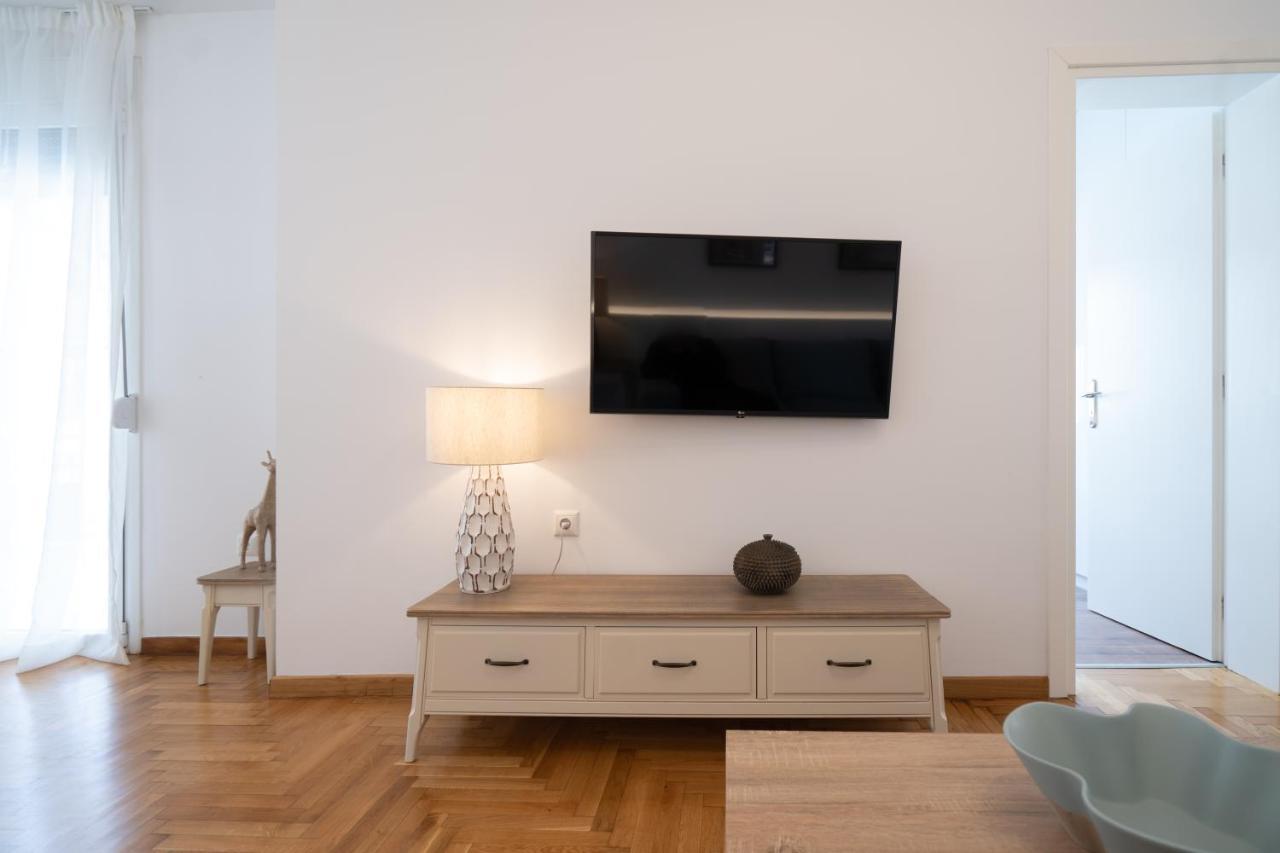 Athens Experience In Exarchia, Big Terrace Apartment Luaran gambar